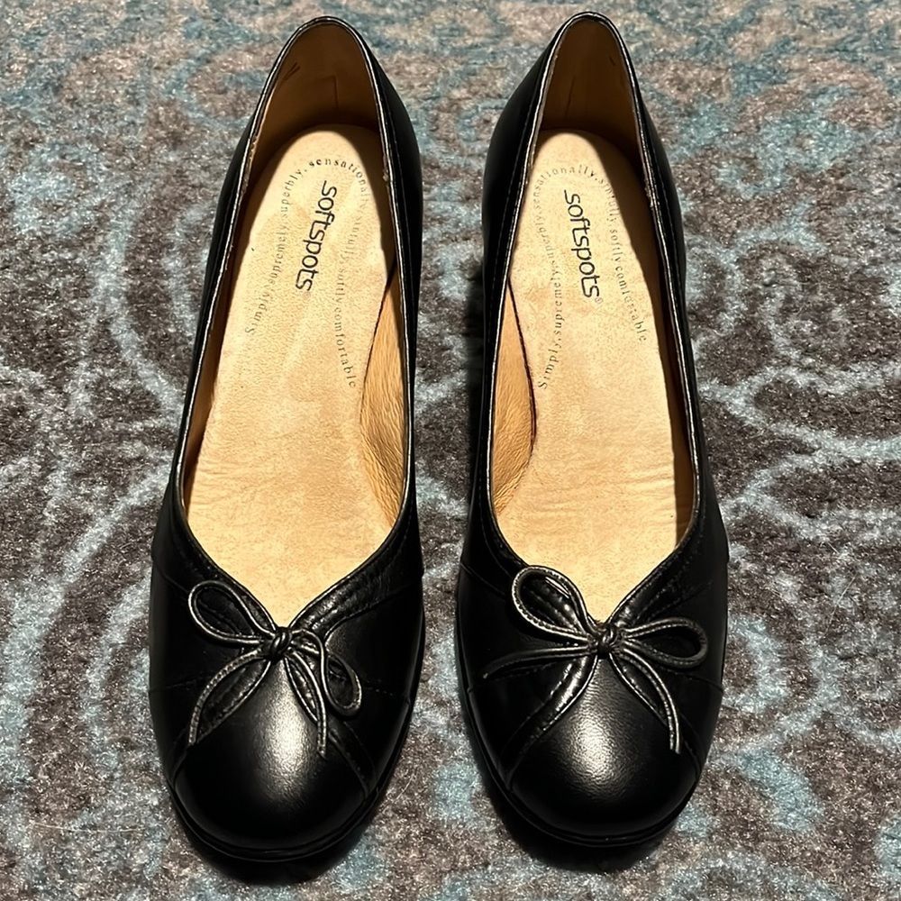 Softspots Misa style with pillow top technology. / Size 9 / Black